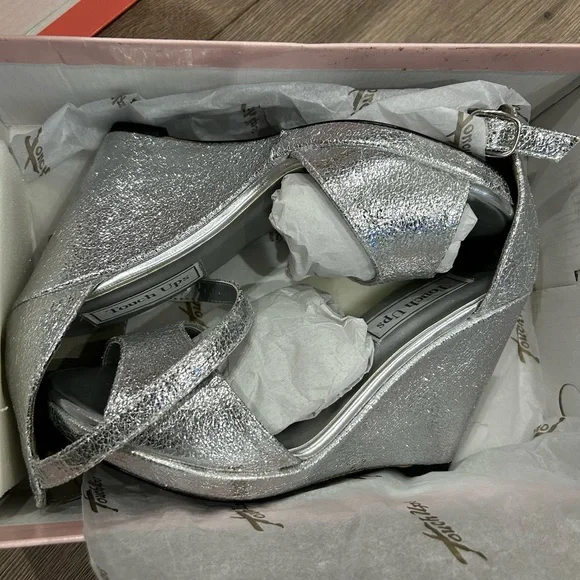 ⬇️ PRICE ⬇️ Touch ups • Silver Wedge High Heel Sandals • 7.5 - Picture 7 of 9